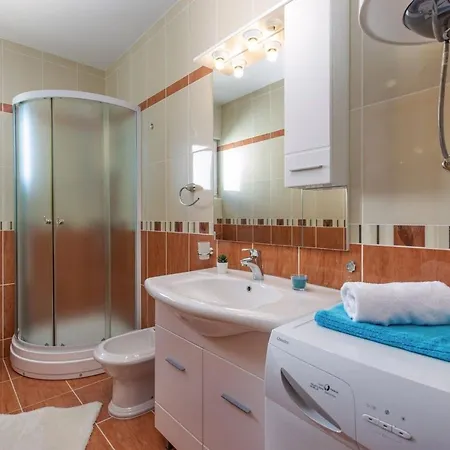 Mit Balkon Und Meerblick By Interhome Dramalj