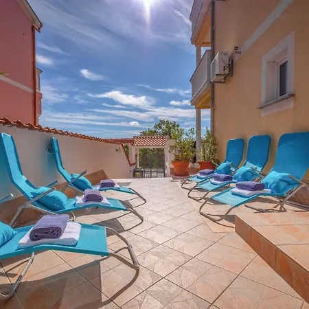 Mit Balkon Und Meerblick By Interhome Dramalj