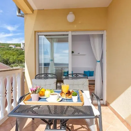 Mit Balkon Und Meerblick By Interhome Драмаль