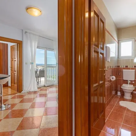 Apartamento Mit Balkon Und Meerblick By Interhome